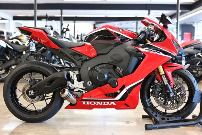 2018 honda cbr1000rr whatsapp