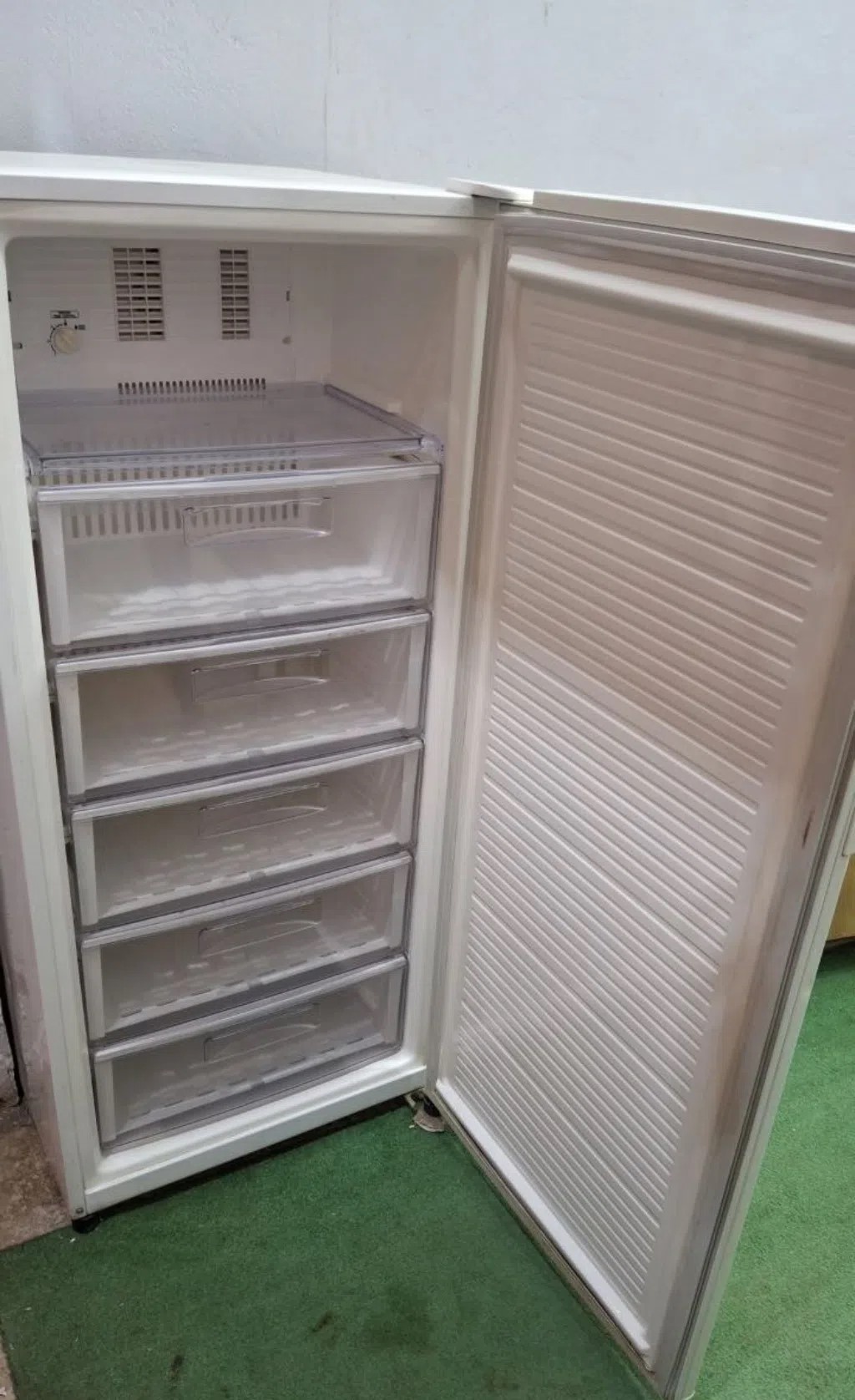 ديب فريزر توشيبا ⁦⁦