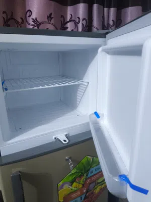 ثلاجة جديده للبيع