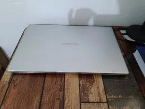 Laptop Huawei mate book D15