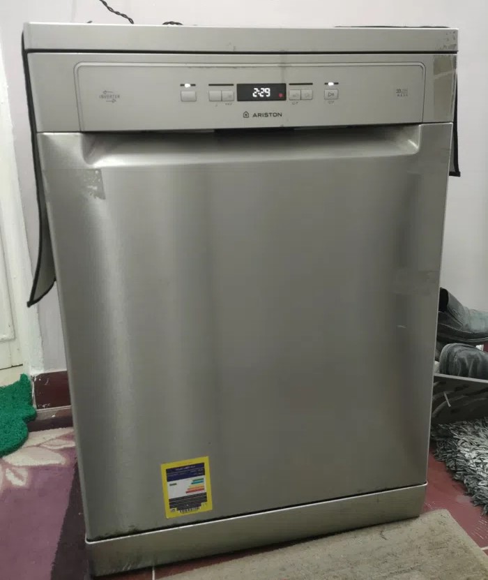 غسالة اطباق اريستون ايطالى