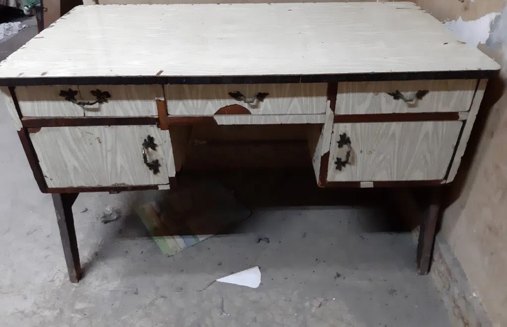 مكتب خشب زان