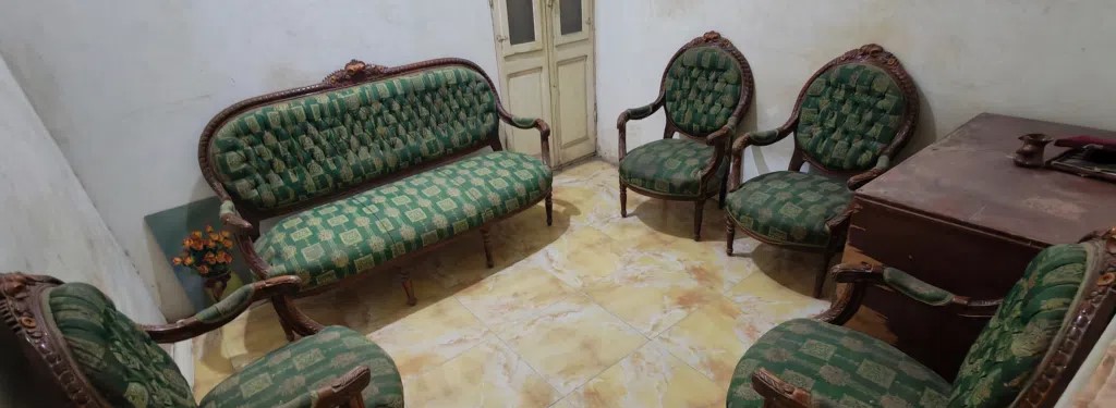 صالون خشب زان أحمر