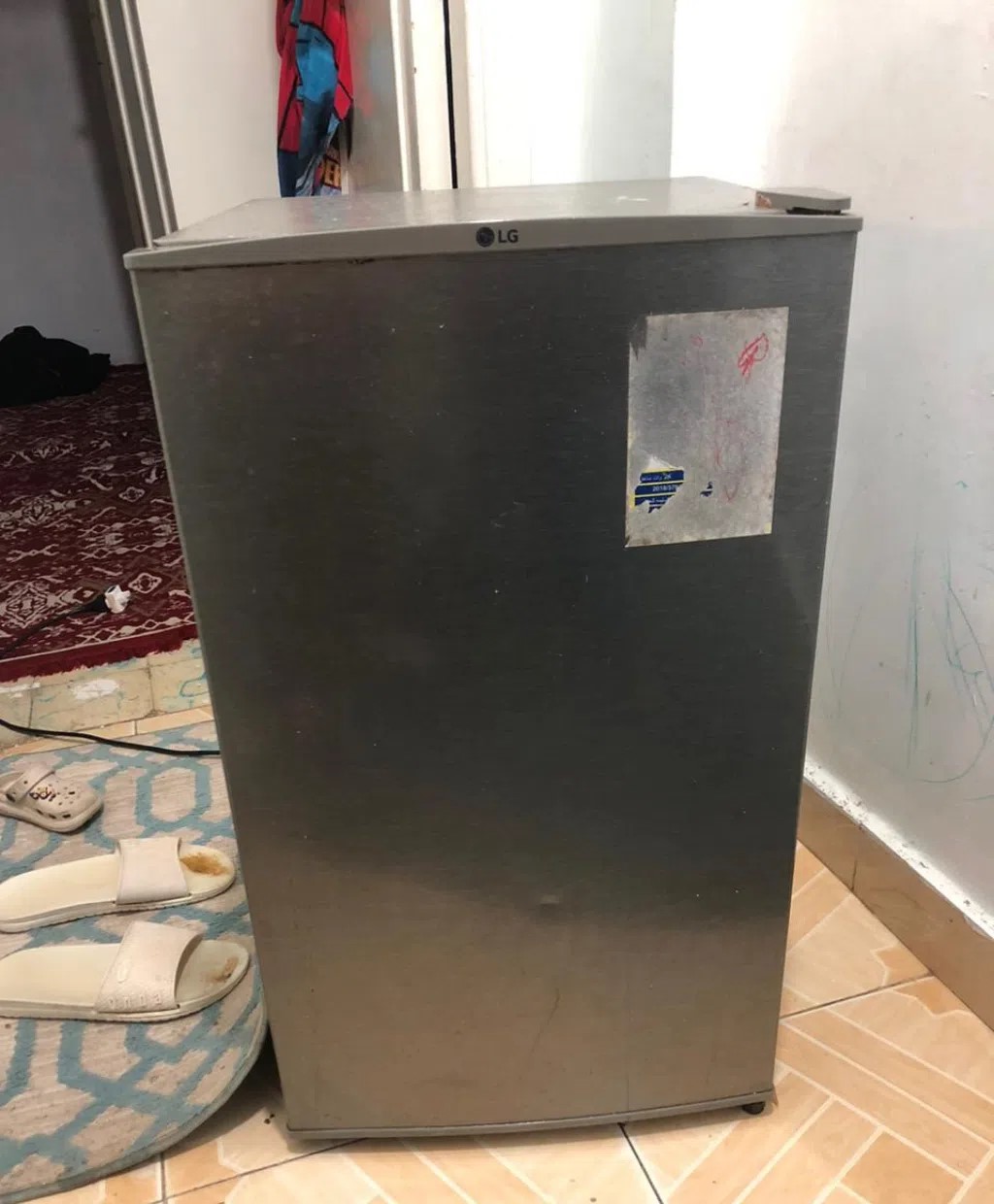 ثلاجة ميني بار ⁦⁦LG⁩⁩ مستعملة