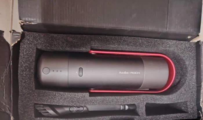 مكنسه تنظيف السياره