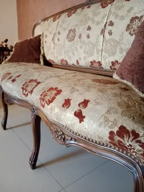 طقم كنب فرنسي