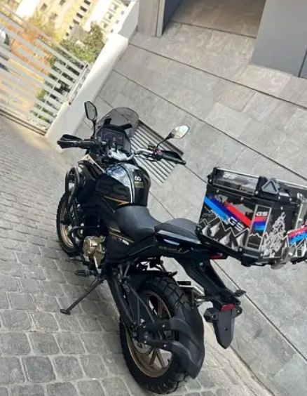 dockers meshye 5000km