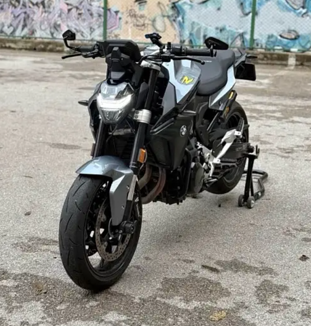 BMW F900R