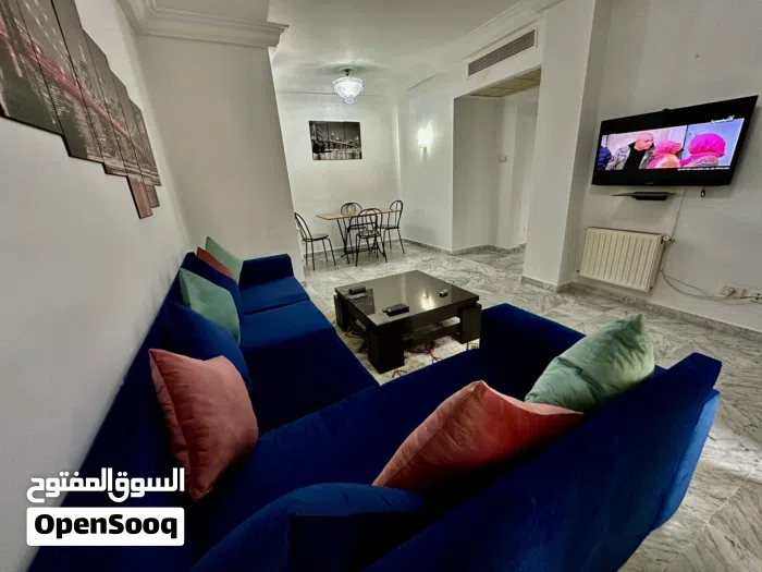 منزل أرضي واسع،