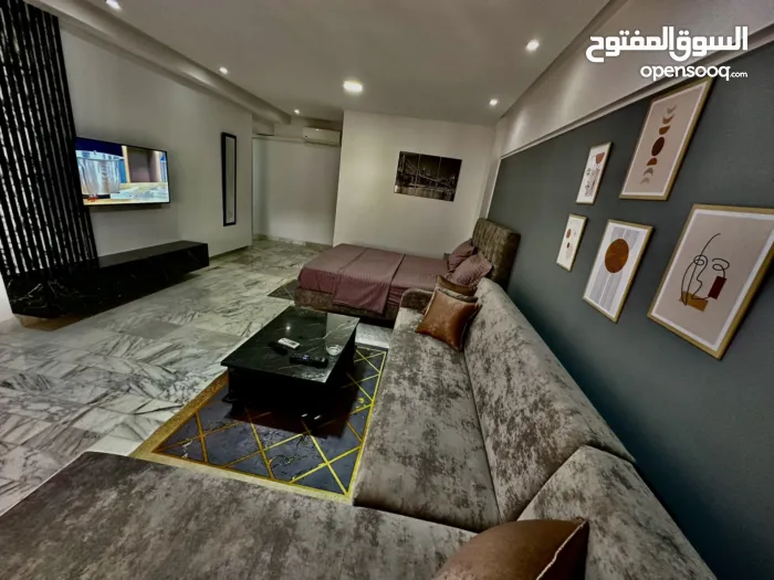 استيديو مؤثث