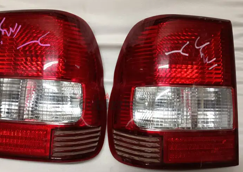 طقم فانوس خلفي