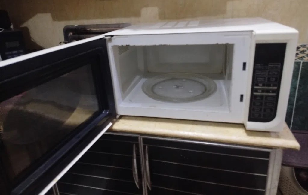 ميكروويف ⁦⁦42⁩⁩ لتر