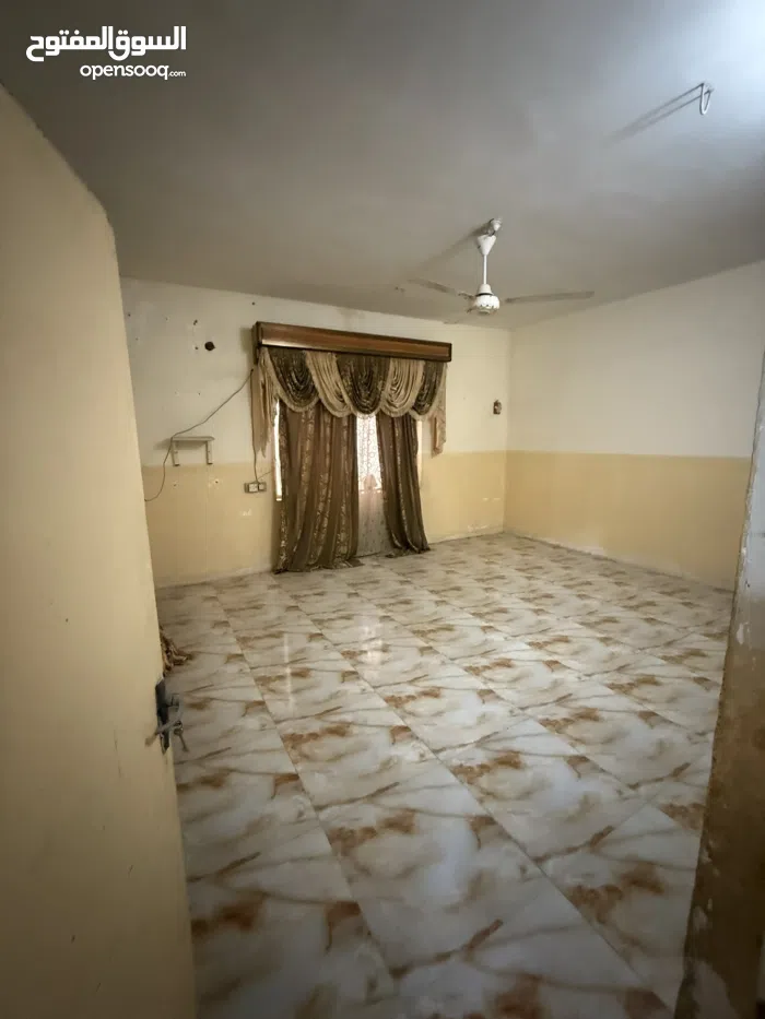 دار ملك صرف من طابقين للإيجار التجاري فقط