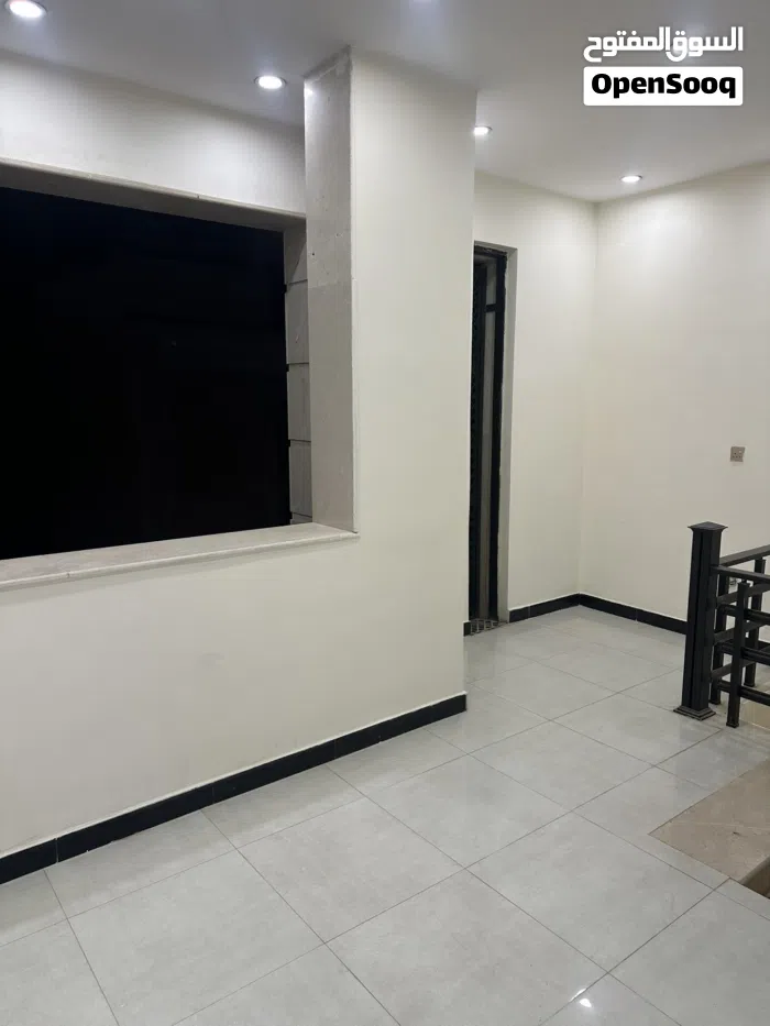 شقة بالمربع الذهبي م