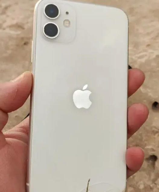 iphone 11 White - original condition