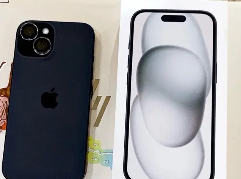 iPhone 15 – 256GB |