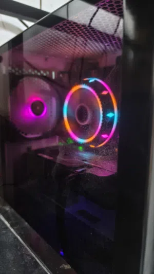 كمبيوتر العاب للبيع