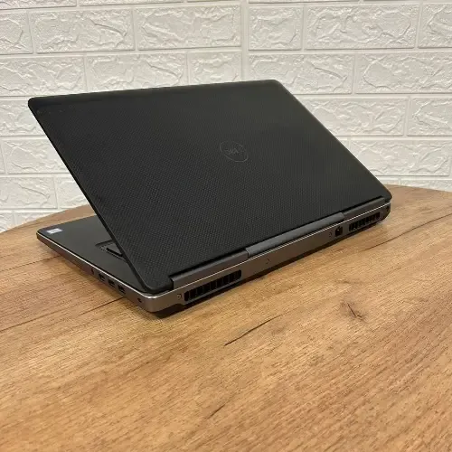 لابتوب البرامج الهندسية والتصاميم