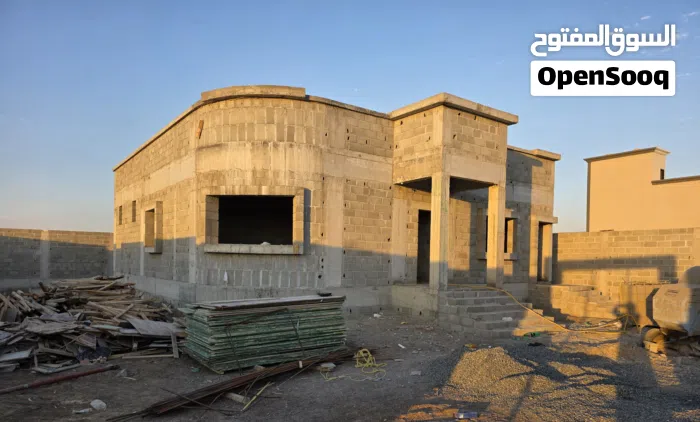 فيلا هيكل للبيع ف البريمي ( ارض الجو ) 4.3