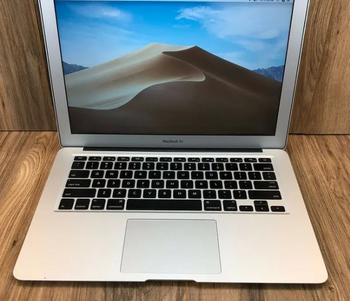 Apple Mac Book