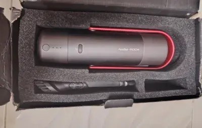 مكنسه تنظيف السياره