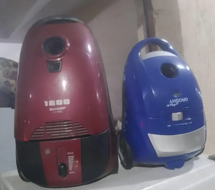 للبيع 2 مكنسة كهربائية