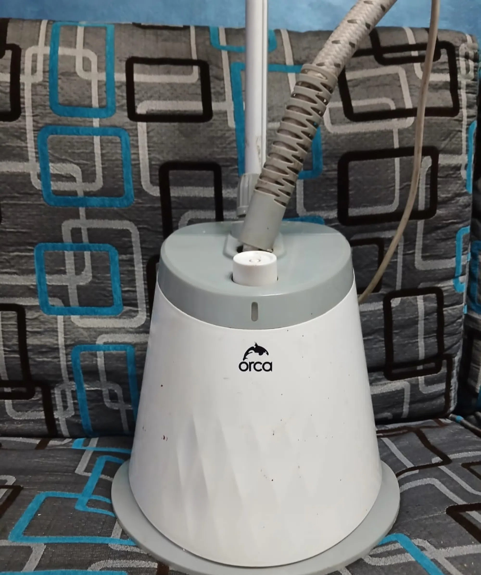 بيع مكنسه كهرباء ومكوه بخار