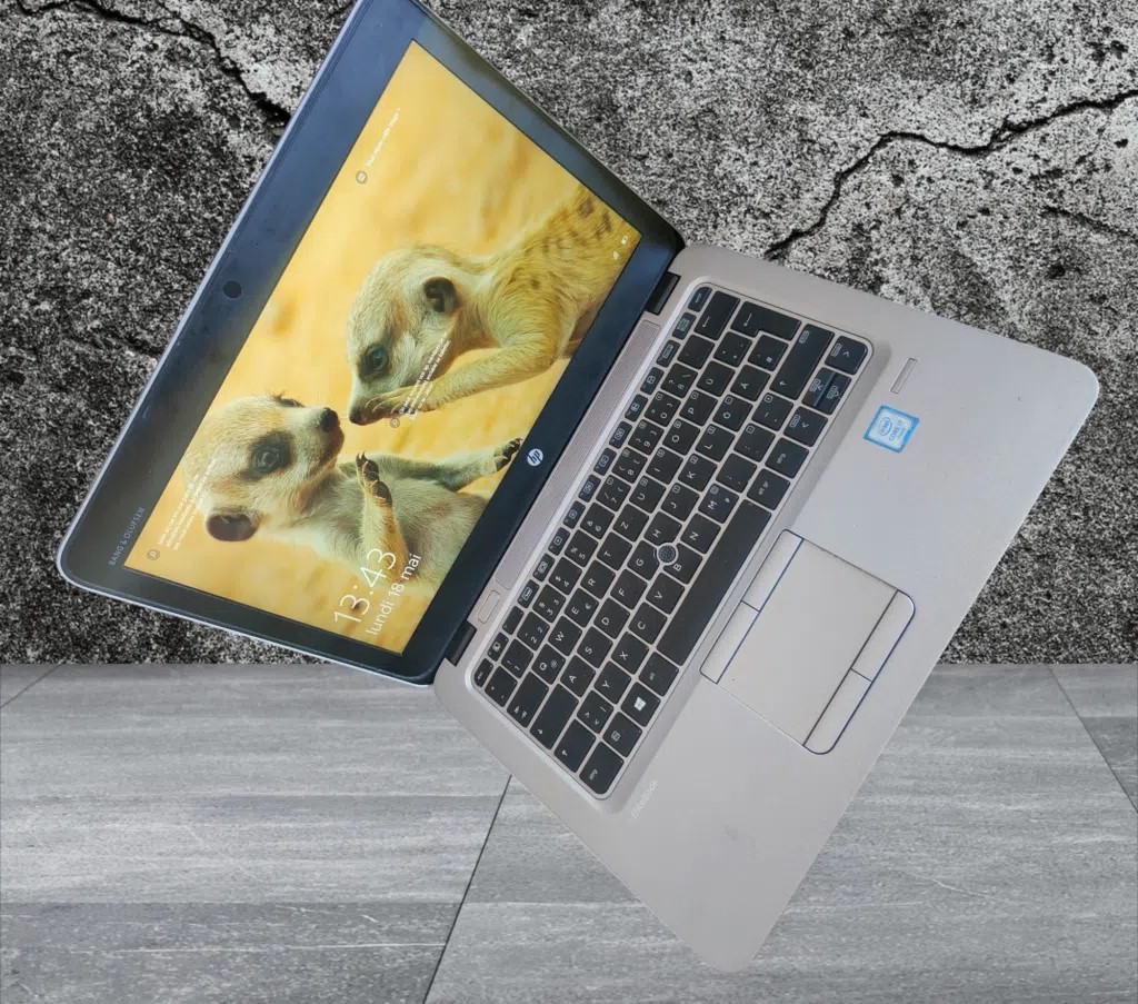 hp elitebook 820 core i7 8 go ram ssd للبيع في الدار البيضاء