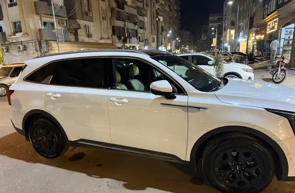 كيا سورينتو هايبرد ٢٠٢٤ للبيع في السادات