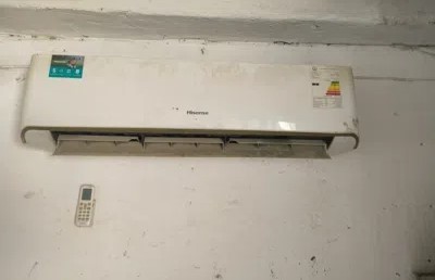 سبلت ماركة هايسنس (⁦⁦HISENSE⁩⁩) استعمال سنه واحده