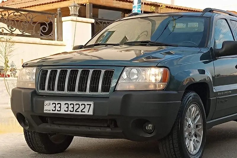 جيب جراند شيروكى 2004 للبيع في عمان