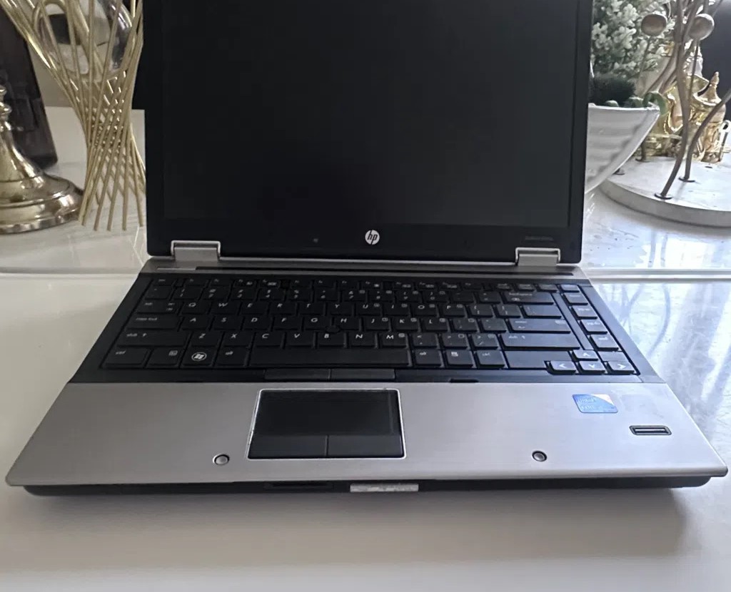 Hp elitebook  in dohalaptop Solid laptop for use
