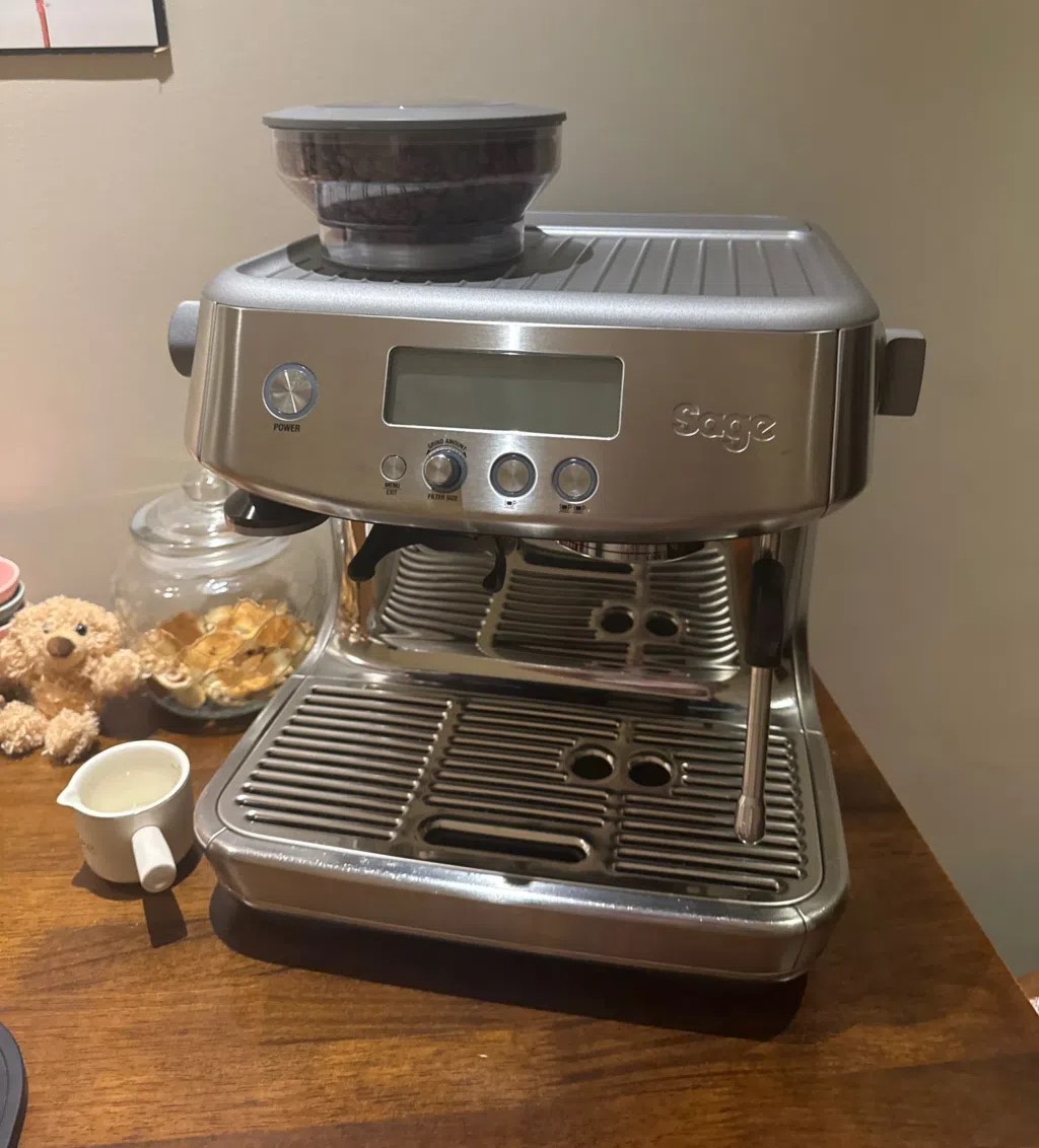 Sage Barista Express Espresso Machine for Sale in doha