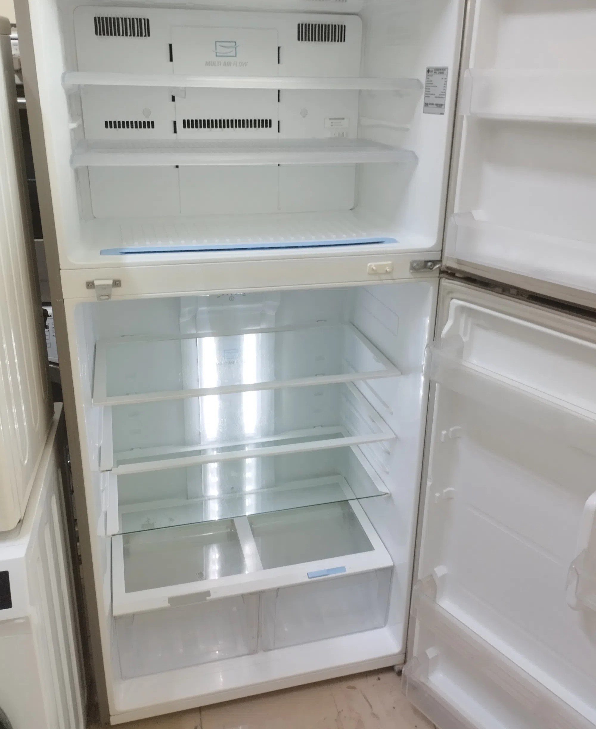 LG Big Fridge For sale Clean in doha