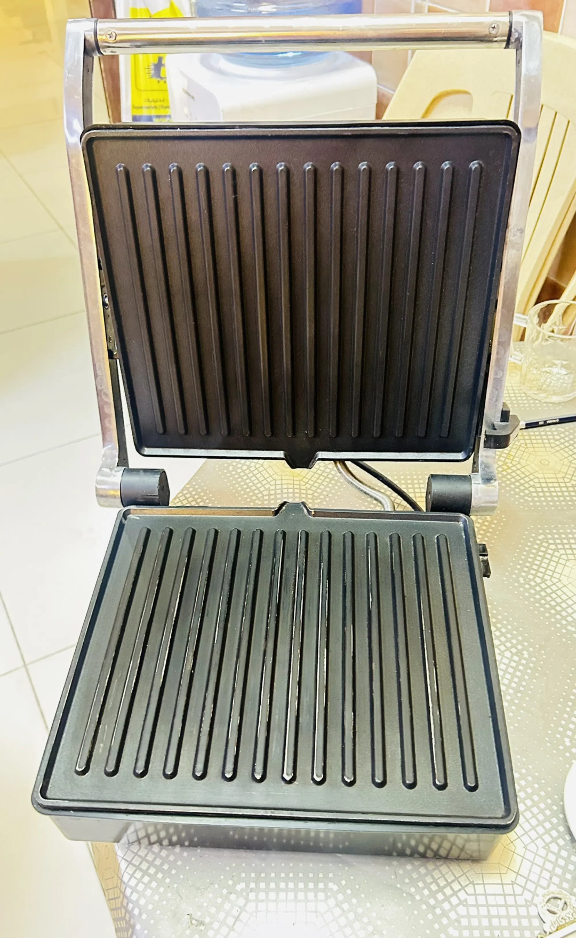 شواية كليكون الكهربائية (⁦⁦Clikon⁩⁩ ⁦⁦Contact⁩⁩ ⁦⁦Grill⁩⁩) بقدرة ⁦⁦2000⁩⁩ واط for saale doha