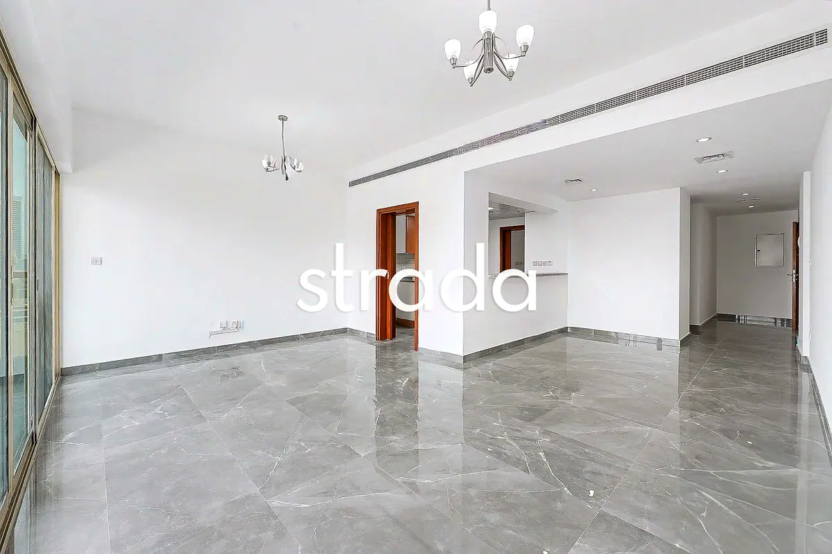 Vacant | Pool View | High Floor للبيع