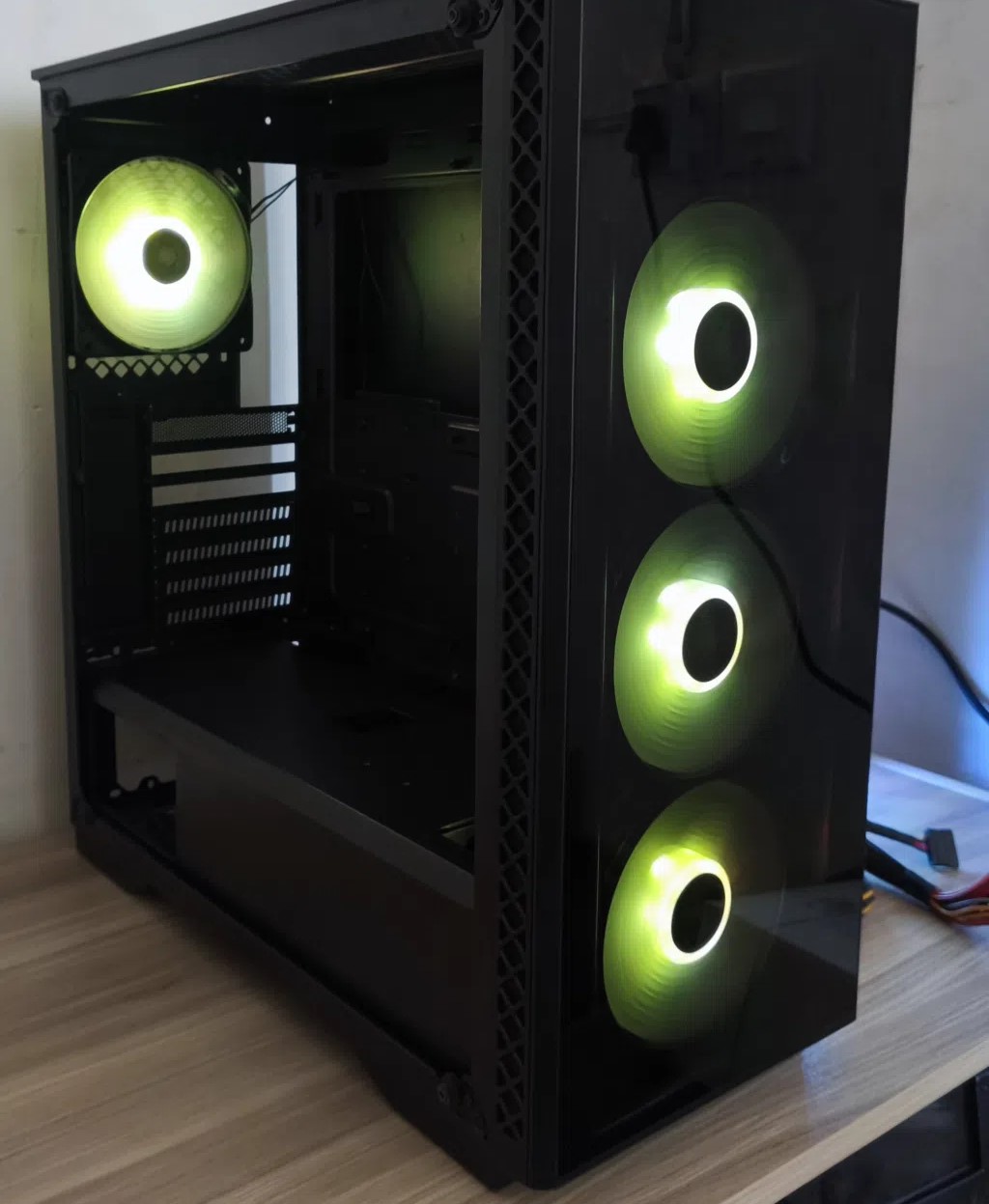 كيس فارغ ⁦⁦DeepCool⁩⁩ للبيع