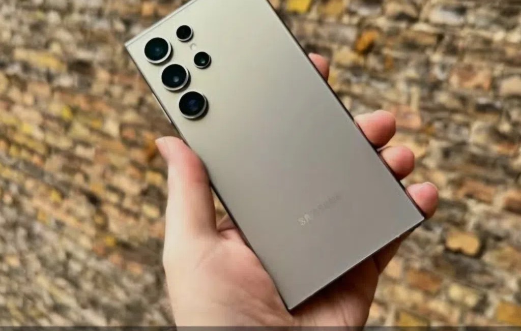 ⁦⁦Samsung⁩⁩ ⁦⁦Galaxy⁩⁩ ⁦⁦S24⁩⁩ ⁦⁦Ultra⁩⁩ كامل الملحقات للبيع
