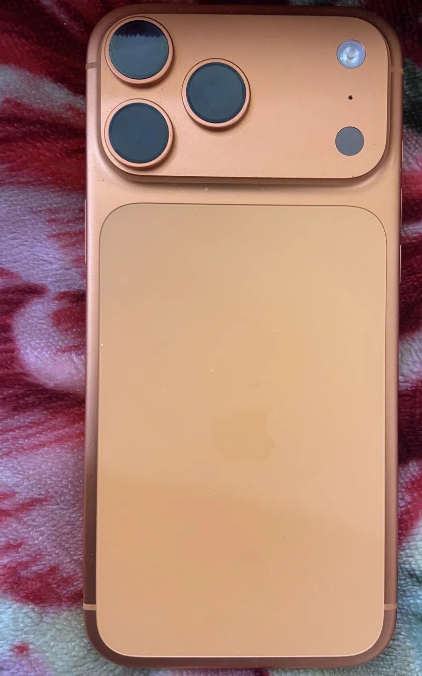 I phone 17 pro max esim للبيع