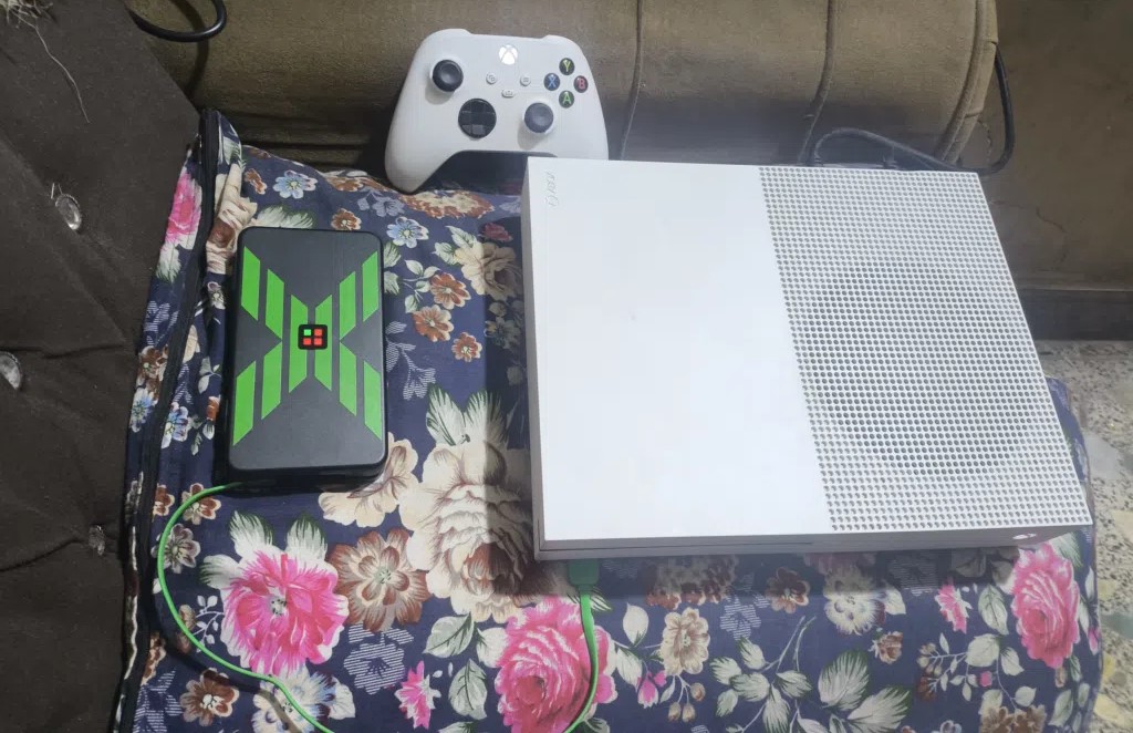 Xbox One s 500GB للبيع