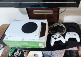 جهاز ⁦⁦xbox⁩⁩ كامل ملحقات صليه شوف الوصف