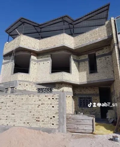 مظلات ومخزن وعزل تام للحراره ولامطار