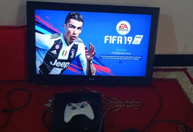 اكس بوكس ⁦⁦360⁩⁩ مع شاشة ⁦⁦lg32⁩⁩