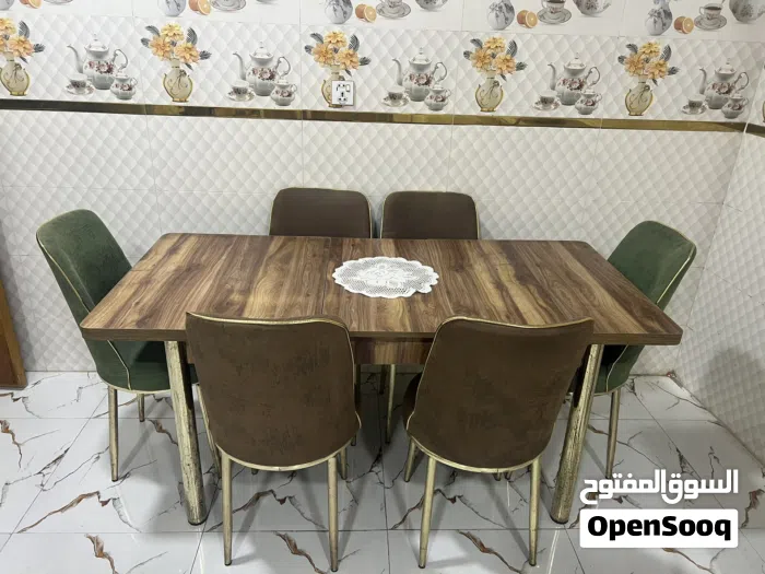 طاولة طعام