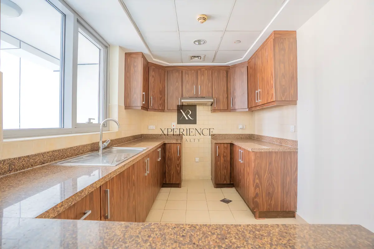 VACANT | READY TO MOVE IN | LARGE 1 BR | RESALE للبيع فى دبى