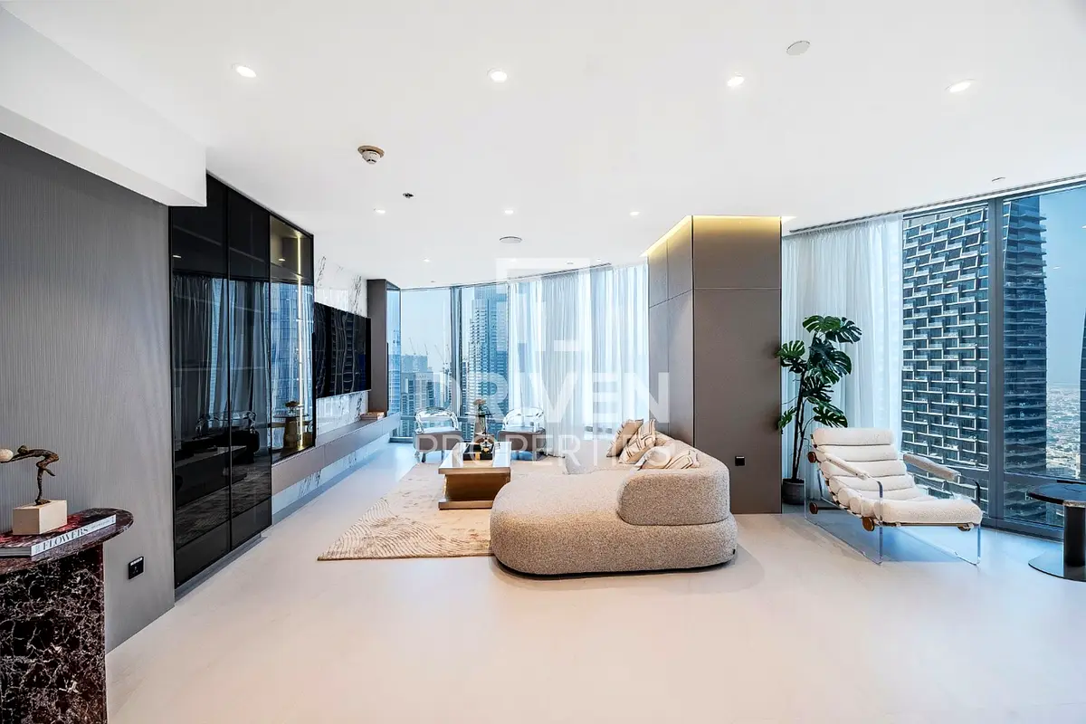 Luxury Living | Custom Built | Fully Upgraded للبيع فى دبى