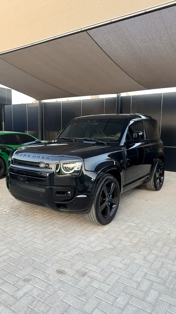Land Rover Defender 90 SE 2023 للبيع فى دبى