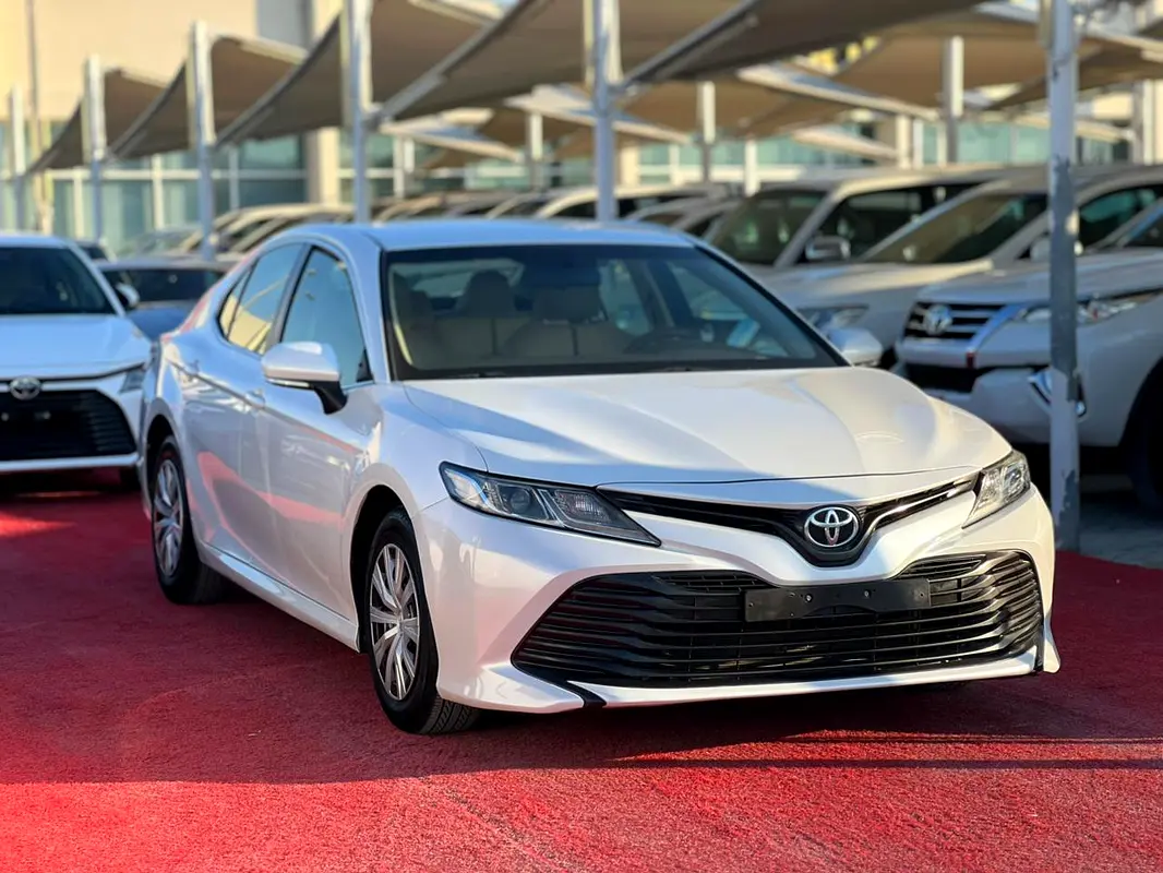 Toyota Camry S 2019 للبيع فى الشارقه