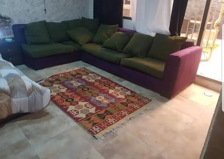 استديو مفروش غرفتين وصالة وحديقة للايجار