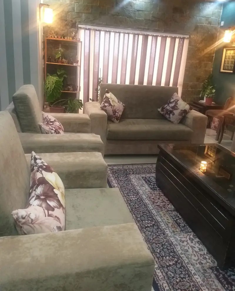 طقم كنب ثلاثية وثنائية  للبيع الزرقاء